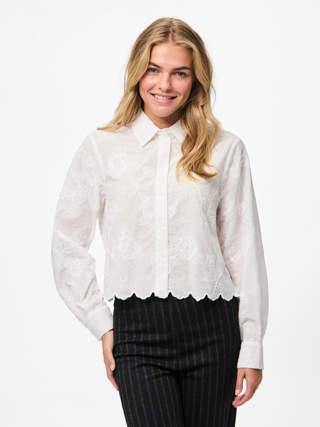 model_shot-front